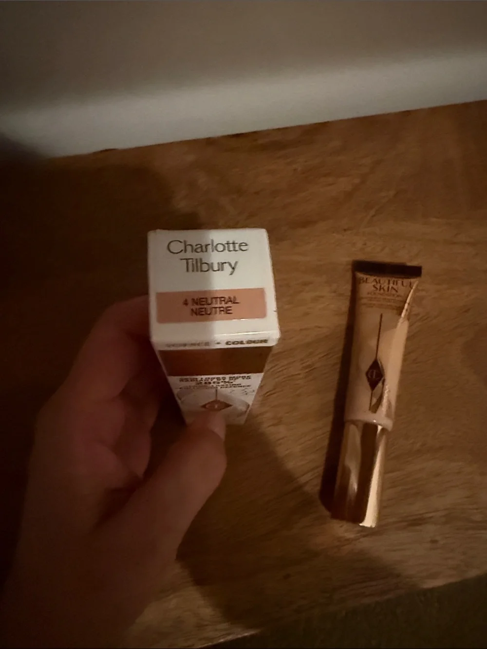 Charlotte Tilbury Beautiful Skin Foundation - 4 neutral